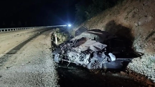 Yolcu otobüsü ile araç çarpıştı: 1 ölü, çok sayıda yaralı!