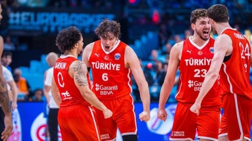 Yunanistan'ı deviren 12 Dev Adam 24 yıl sonra finalde..