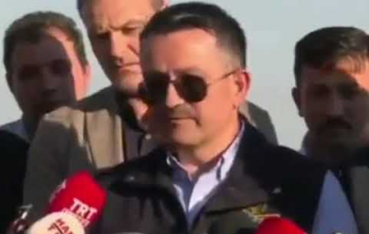3 UÇAK MOTORU ARIZALI, 3 TANESİ DE YAĞ AKITIYOR