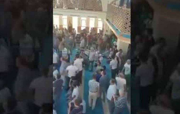 CAMİDE ATATÜRK KAVGASI CEMAAT BİRBİRİNE GİRDİ