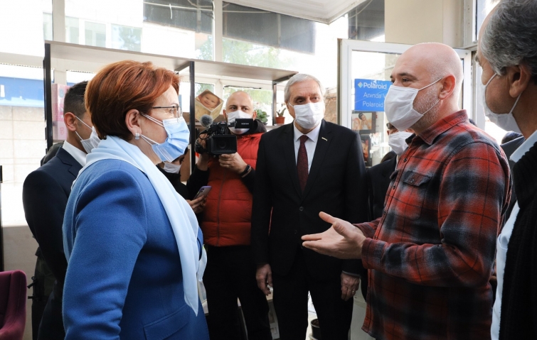AKŞENER&#039;DEN ESNAFA: KEYİF ÇAYI İÇİYOR MUSUNUZ?