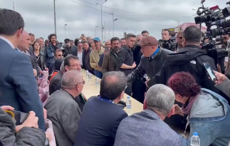 RİZELİ VATANDAŞ: ERDOĞAN&#039;A KARŞI ADAYLIĞINI KOY ÇEKİNME