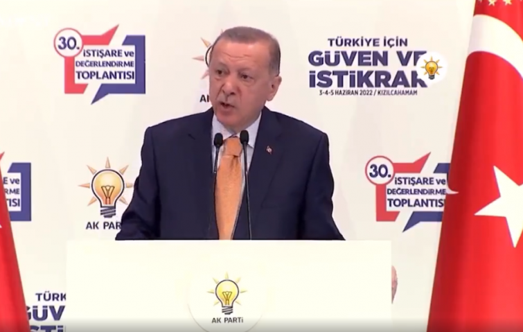 ERDOĞAN BU KEZ DE &#039;GEZİ&#039;DE CAMİLERİMİZ YAKILDI&#039; DEDİ