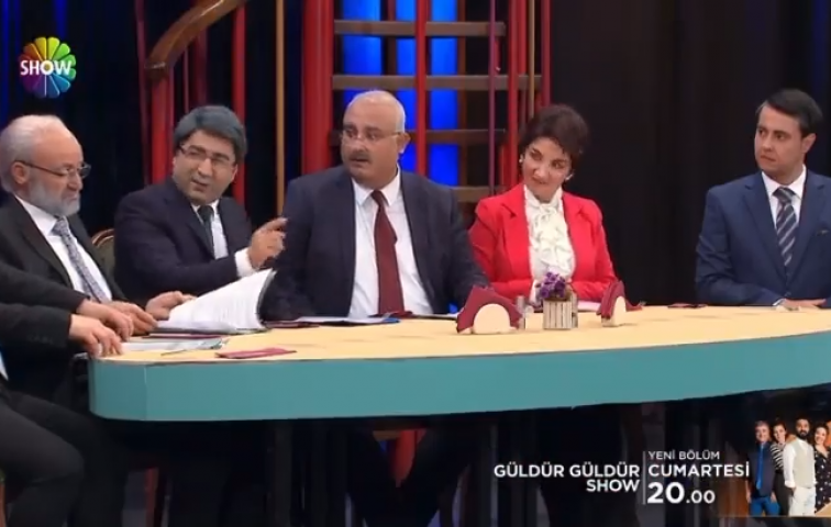 ALTILI MASA GÜLDÜR GÜLDÜR&#039;DE...