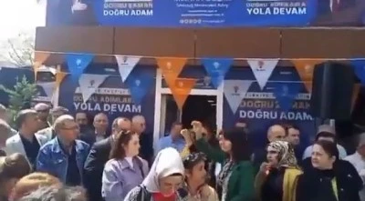 AKP, ŞARKILARI KARIŞTIRDI!