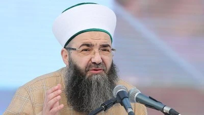 CÜBBELİ: KADIN PARFÜM SÜRÜNÜP DIŞARI ÇIKAMAZ