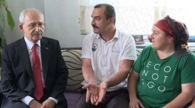 ELİNDE KUR'AN GEZİYOR ALLAH, PEYGAMBER DİYE ETKİLENİYORDUK