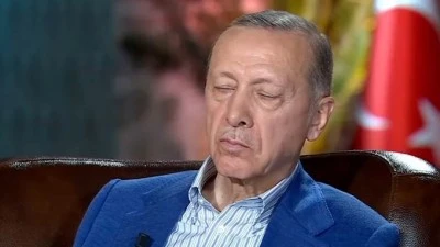 ERDOĞAN CANLI YAYINDA UYUYAKALDI!