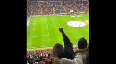Galatasaray tribünlerinde 'Hükümet istifa' sloganları