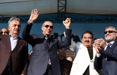 İbrahim Tatlıses Erdoğan'ın mitingine katıldı, oy istedi
